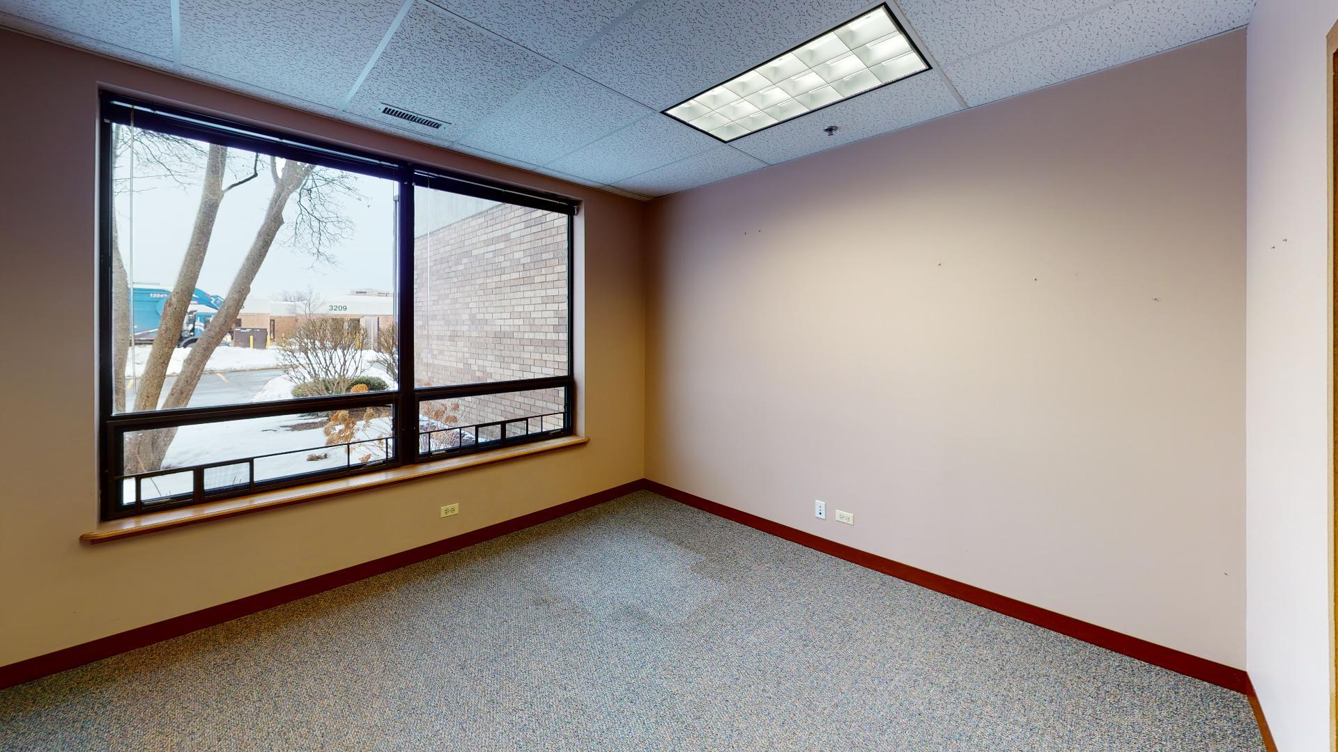 3115 N Wilke Rd, Arlington Heights, IL for lease Interior Photo- Image 1 of 2