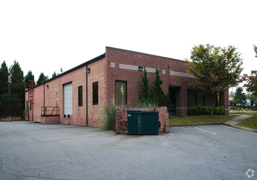 5105 Old Ellis Pt, Roswell, GA for lease - Building Photo - Image 2 of 29