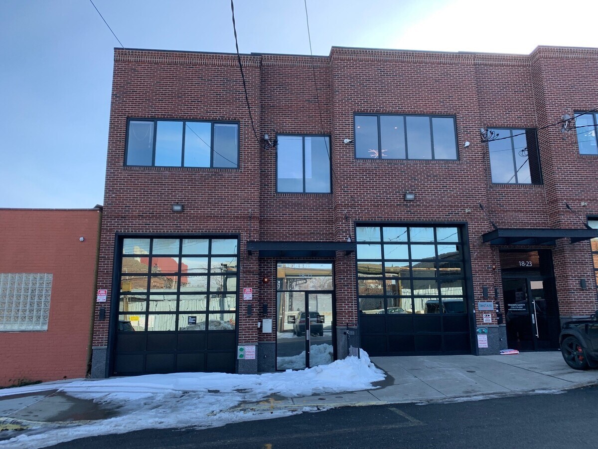 1821 41st St, Astoria, NY 11105