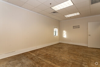 532 Patterson Ave, Mooresville, NC for lease Interior Photo- Image 2 of 12