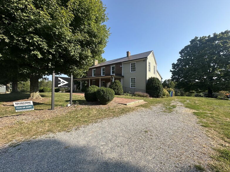 300 Pepper St S, Christiansburg, VA for lease - Building Photo - Image 1 of 11