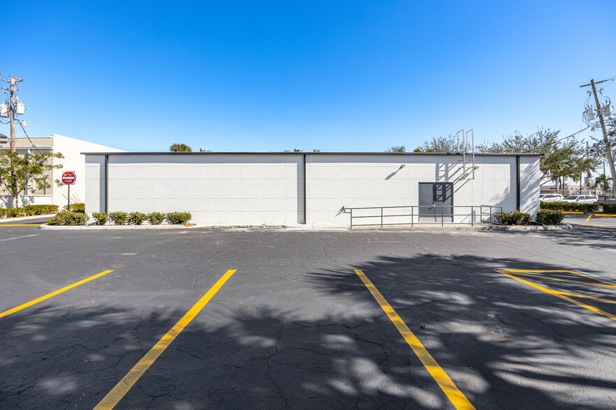 4150 S Cleveland Ave, Fort Myers, FL for sale - Building Photo - Image 3 of 11