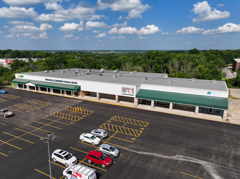 1015 N 18th St, Centerville, IA for lease - Primary Photo - Image 1 of 4