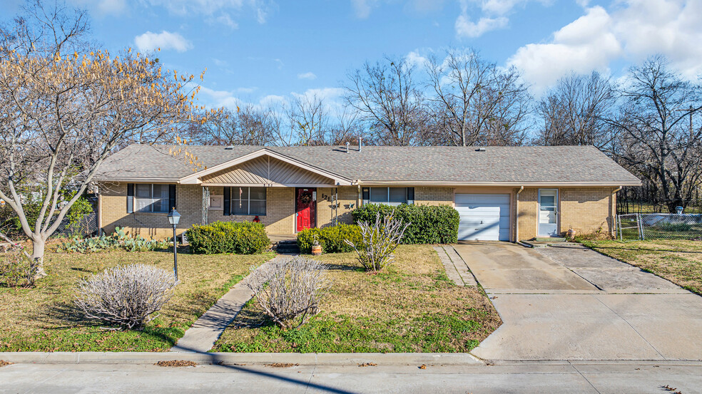 12 C SW, Ardmore, OK for sale - Primary Photo - Image 1 of 34