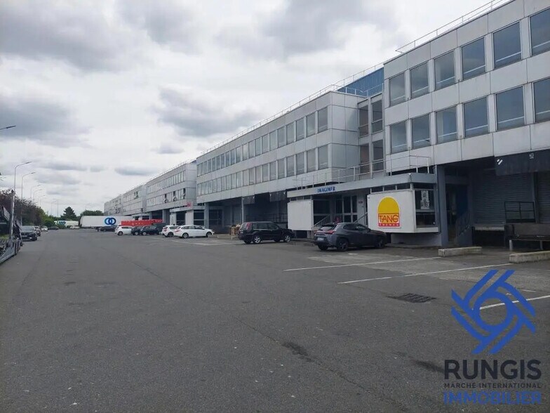 Industrial in Thiais for lease - Building Photo - Image 1 of 5