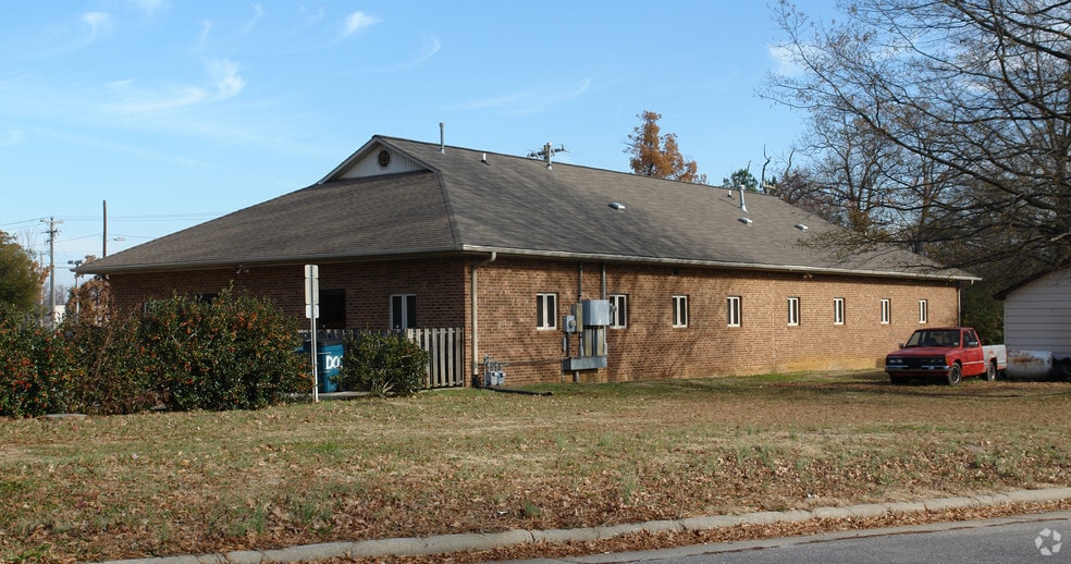3711 N Roxboro St, Durham, NC for lease - Building Photo - Image 2 of 4
