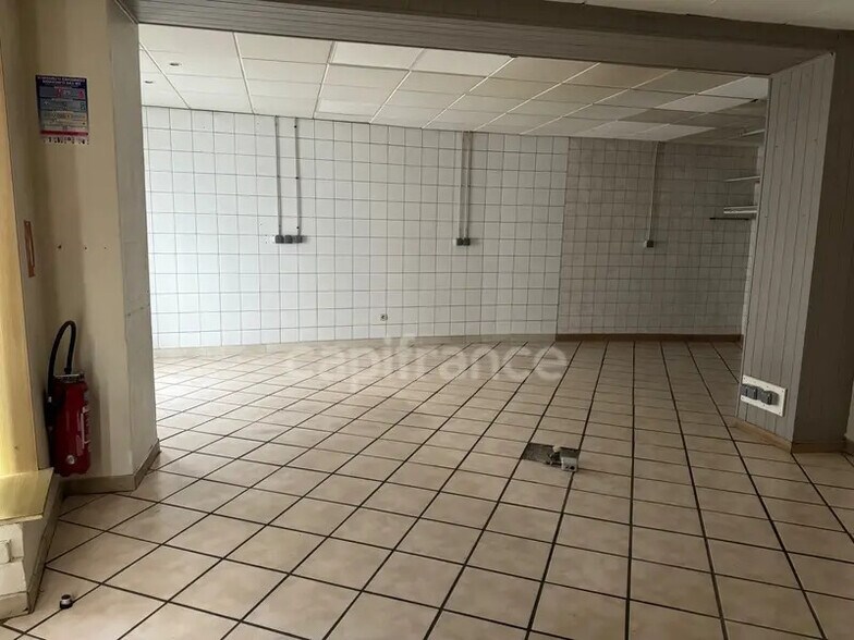 Retail in Maxéville for lease - Building Photo - Image 3 of 6