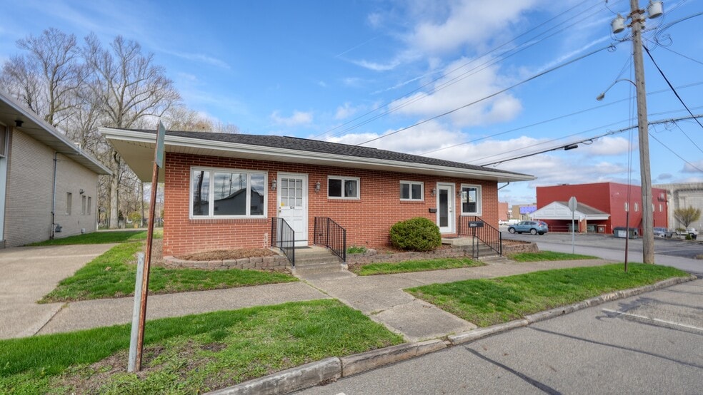 126 S 9th St, Cambridge, OH for lease - Building Photo - Image 3 of 17