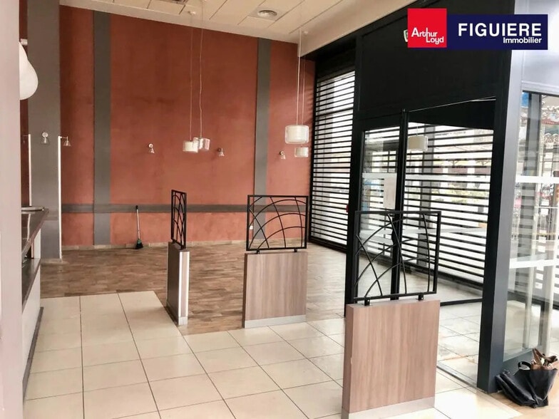 Place Jules Morgan, Salon-de-Provence for lease - Interior Photo - Image 2 of 10