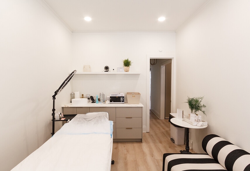 142 Bidwell Pky, Buffalo, NY for sale - Interior Photo - Image 3 of 4