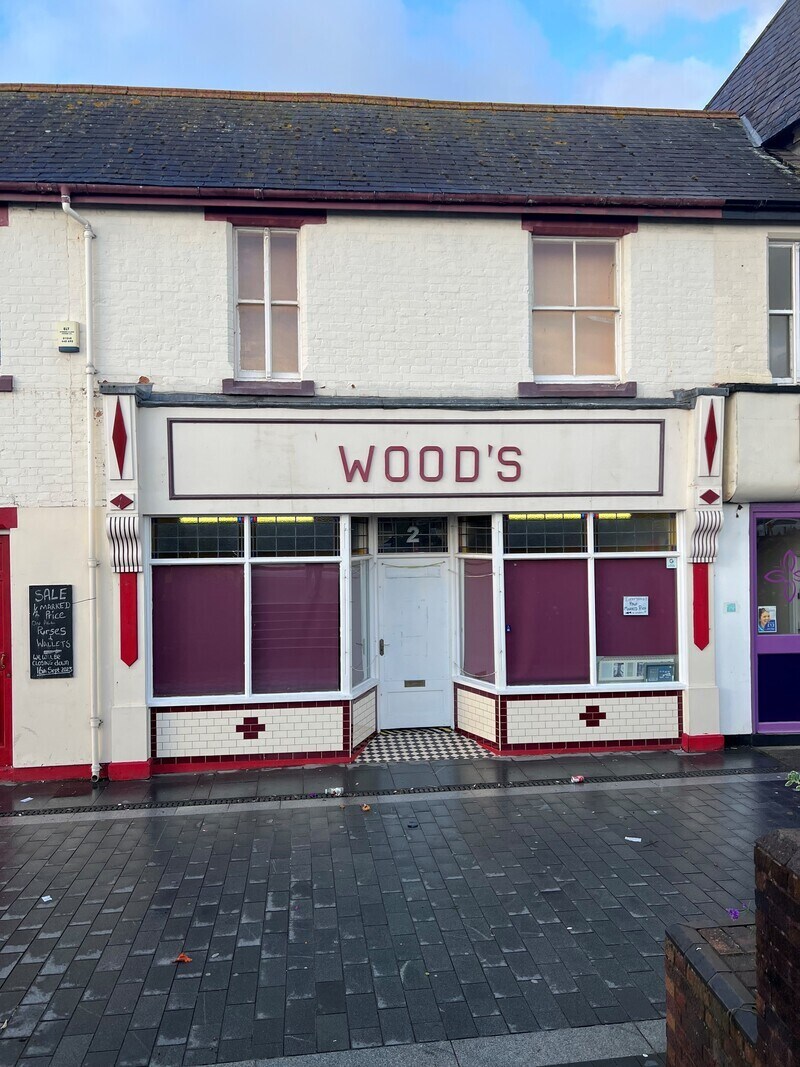 2 Sea View Rd, Colwyn Bay for lease Primary Photo- Image 1 of 2