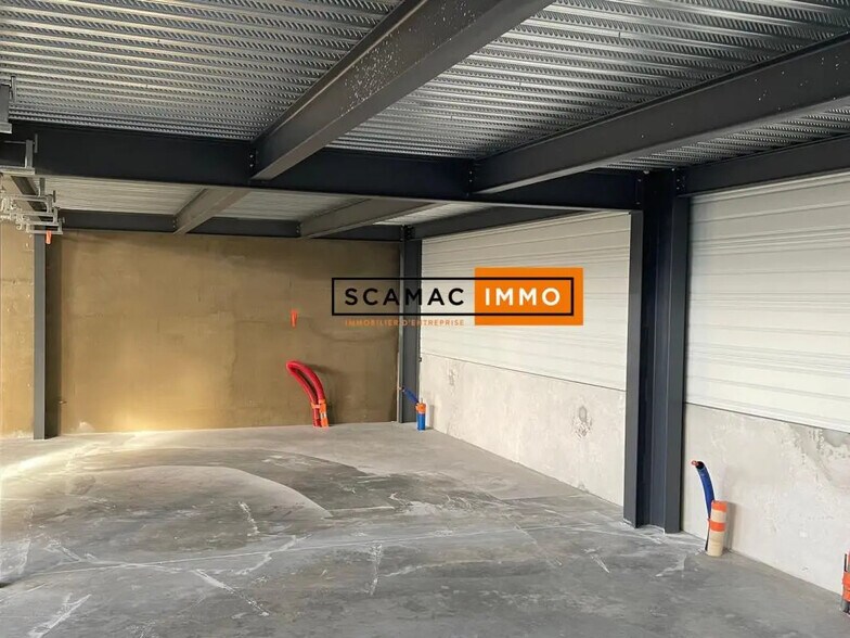 Industrial in La Crau for lease - Building Photo - Image 2 of 6