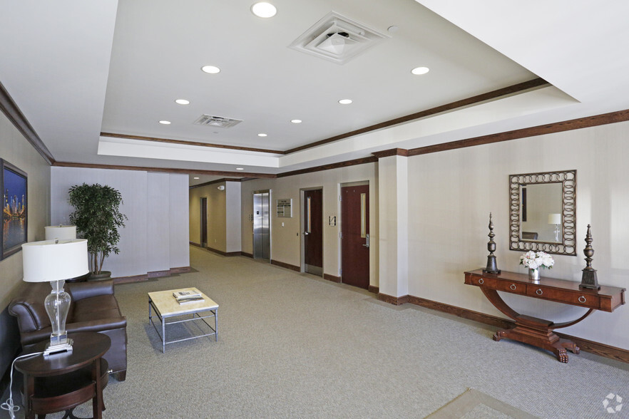 6031 Wallace Road Ext, Wexford, PA for lease - Lobby - Image 3 of 3