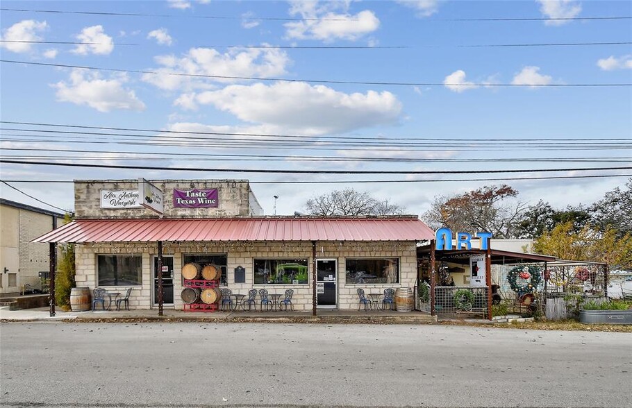 213 Nugent Ave, Johnson City, TX for lease - Primary Photo - Image 1 of 33