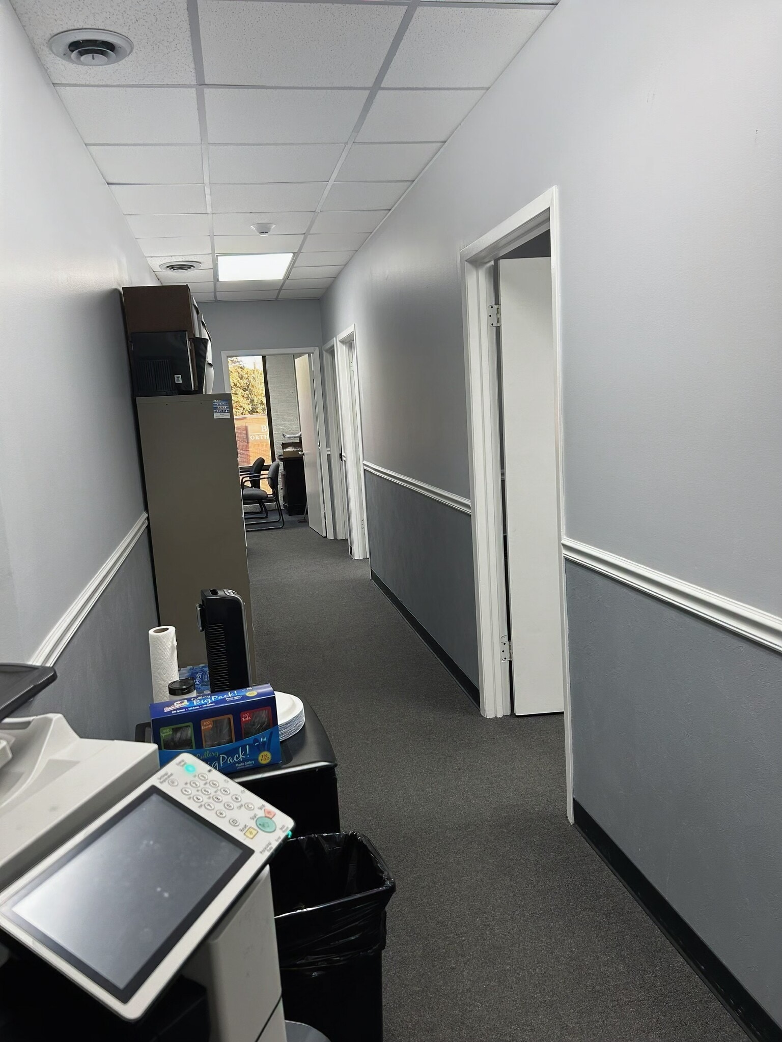 4550 W 103rd St, Oak Lawn, IL for lease Interior Photo- Image 1 of 8