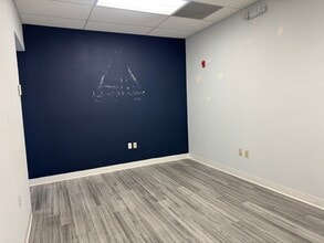 15450 New Barn Rd, Miami Lakes, FL for lease Interior Photo- Image 2 of 5