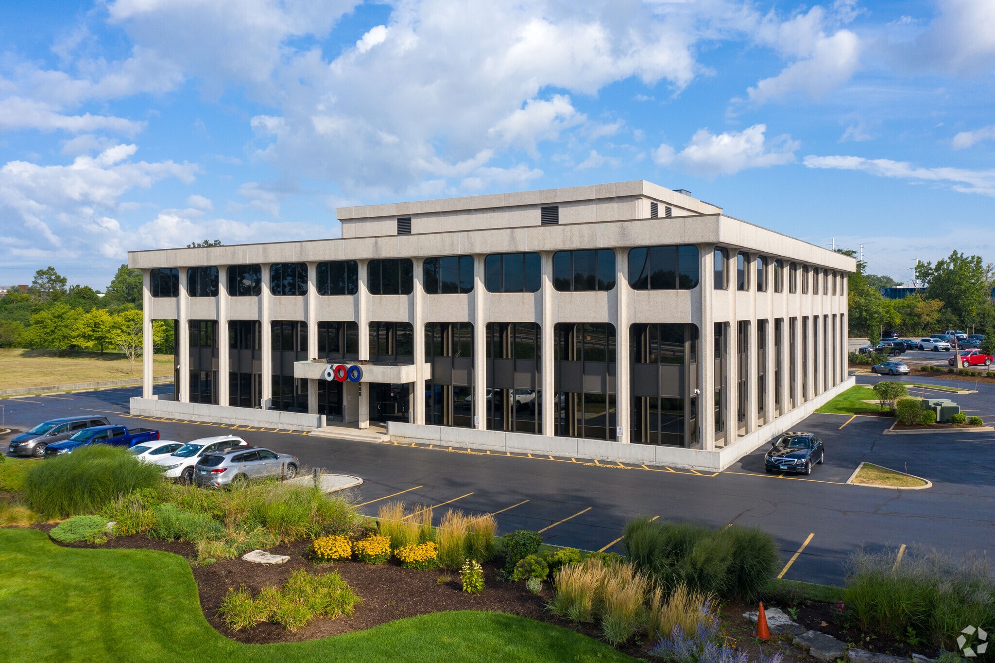 600 22nd St, Oak Brook, IL for lease Building Photo- Image 1 of 6
