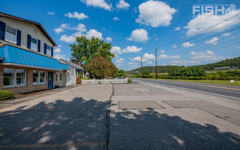 1743 Dewey Ave, Williamsport, PA for sale - Building Photo - Image 3 of 15