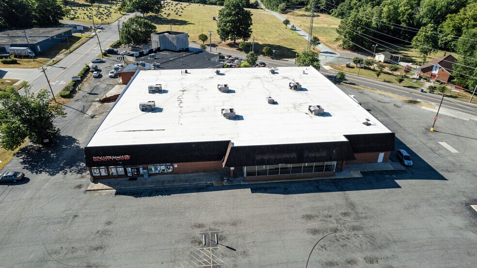 907 N Miami Blvd, Durham, NC for sale - Primary Photo - Image 1 of 11