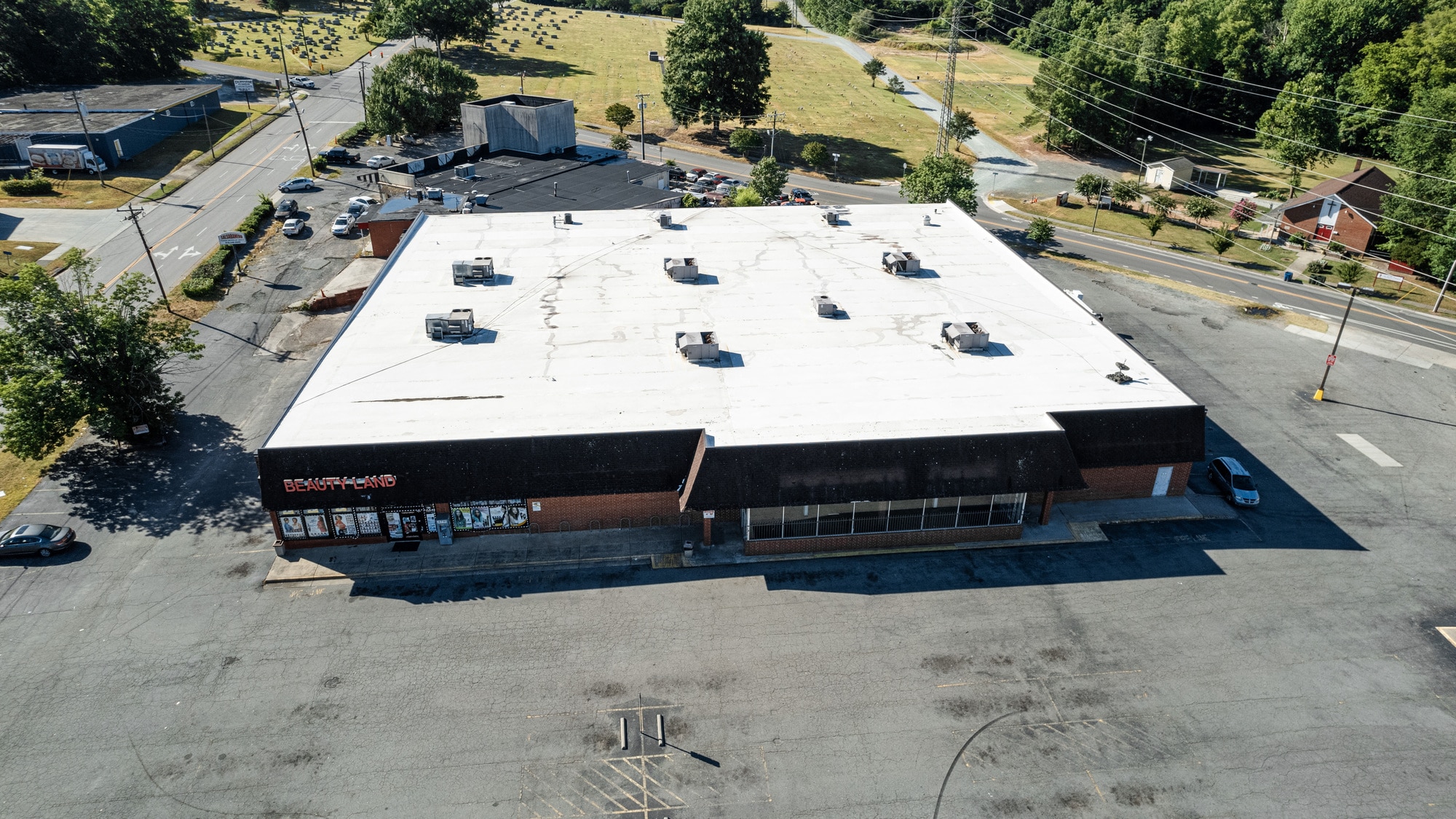 907 N Miami Blvd, Durham, NC for sale Primary Photo- Image 1 of 12