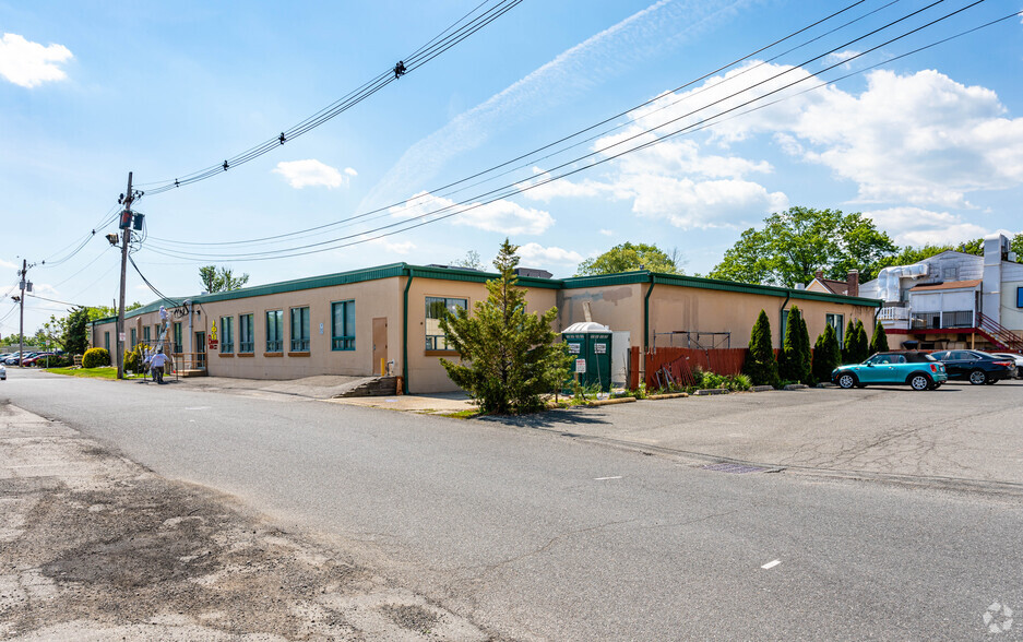 550 Springfield Ave, Berkeley Heights, NJ for lease - Building Photo - Image 3 of 3