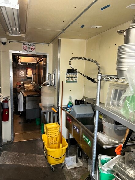 13325 Olde Western Ave, Blue Island, IL for sale - Building Photo - Image 3 of 38