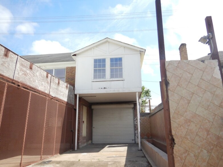 2705 Blodgett St, Houston, TX for lease - Building Photo - Image 2 of 9