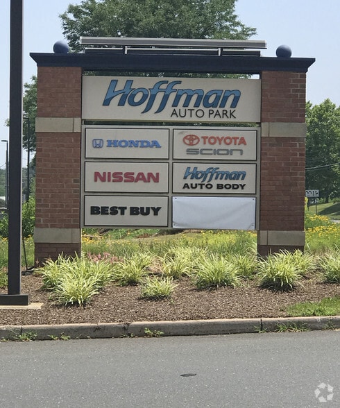 44-46 Albany Tpke, West Simsbury, CT for lease - Building Photo - Image 2 of 2