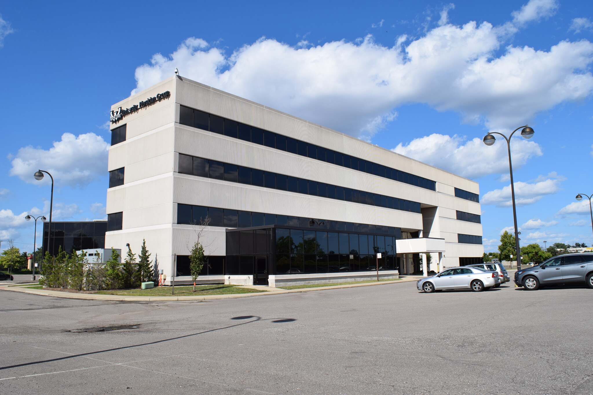 1560 E Maple Rd, Troy, MI for lease Building Photo- Image 1 of 20