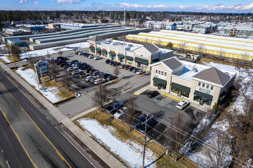 Moran Prairie Shopping Center portfolio of 3 properties for sale on LoopNet.com - Building Photo - Image 2 of 10