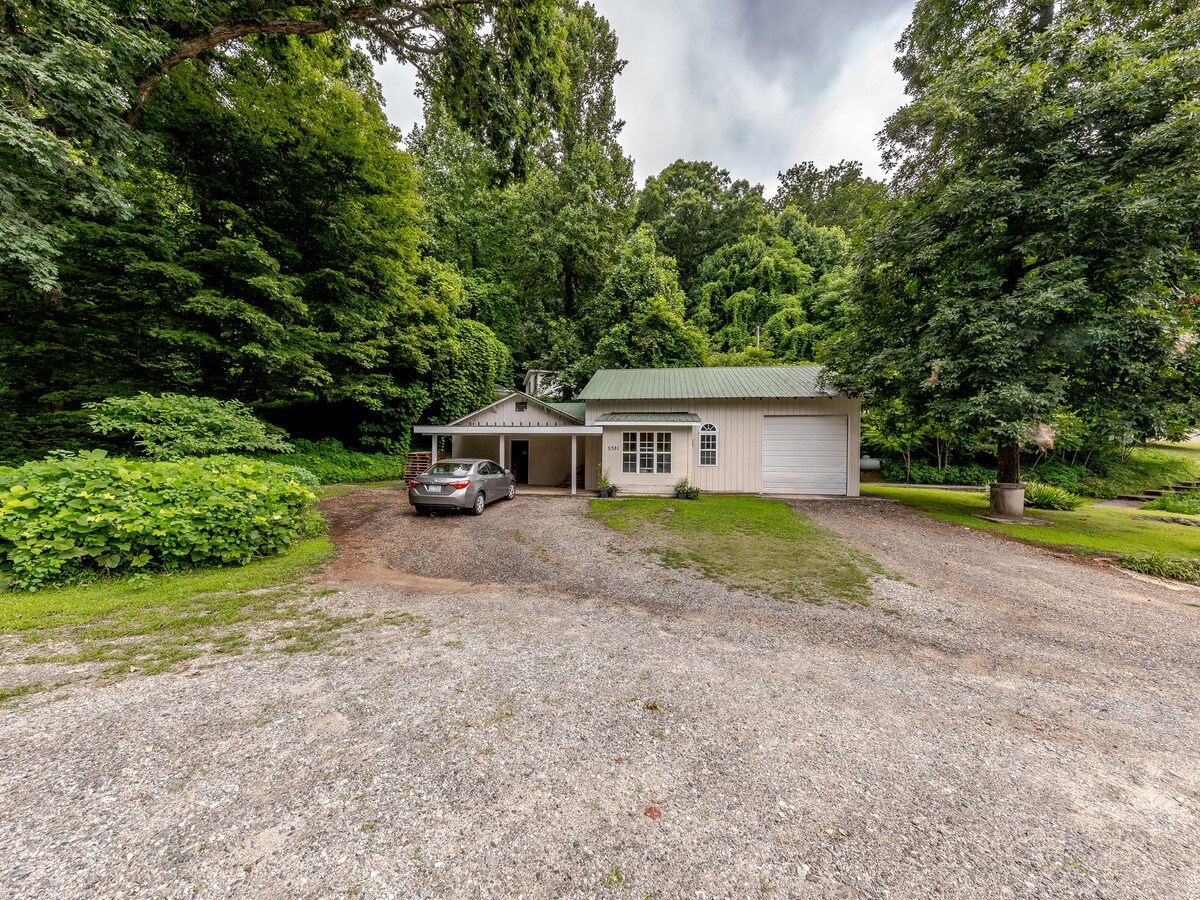 5381 Greenville Hwy, Zirconia, NC 28790