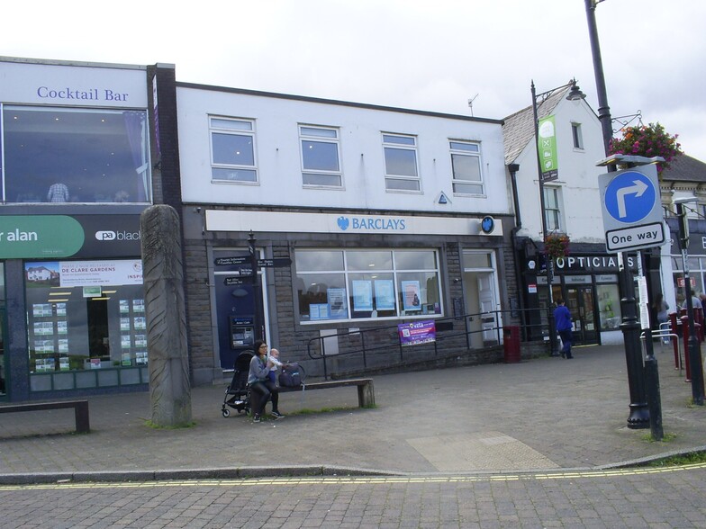 8 The Twyn, Caerphilly for lease - Building Photo - Image 1 of 1