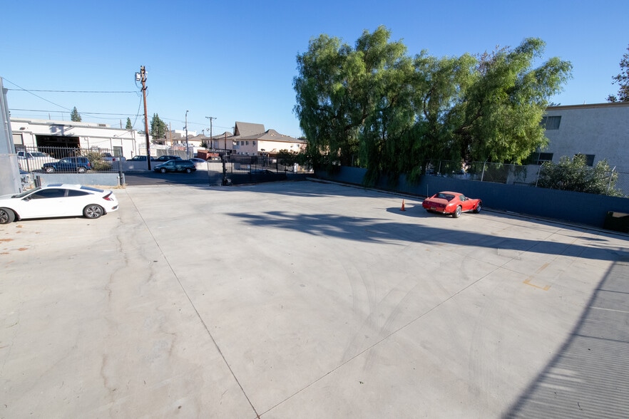 2 Turn-Key Film & Production Studios portfolio of 2 properties for sale on LoopNet.com - Building Photo - Image 2 of 49