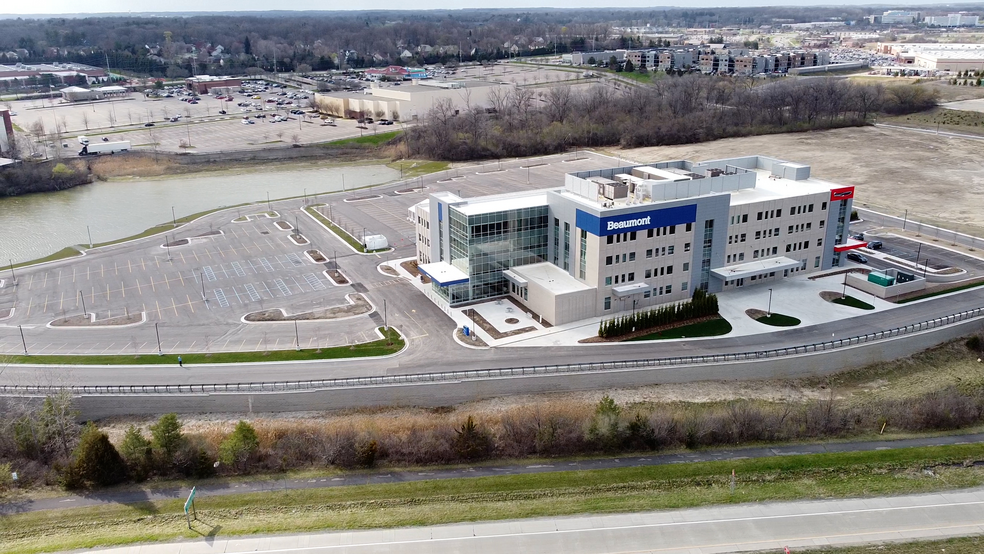 39000 W Seven Mile Rd, Livonia, MI for lease - Aerial - Image 2 of 6