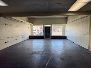 783 SE 6th St, Grants Pass, OR for lease Interior Photo- Image 2 of 5
