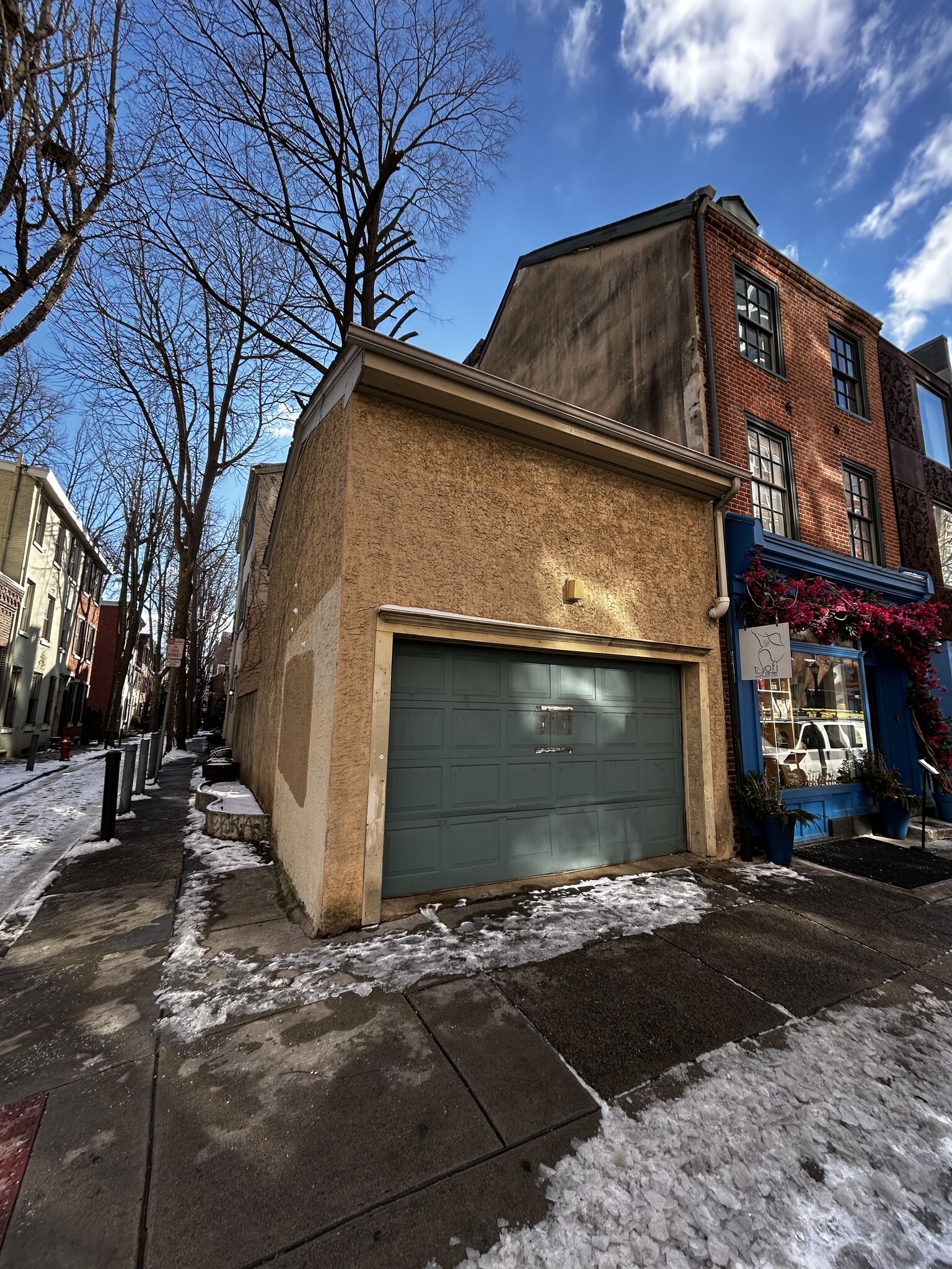 Mix Use Building with Townhouse portfolio of 2 properties for sale on LoopNet.com Building Photo- Image 1 of 16