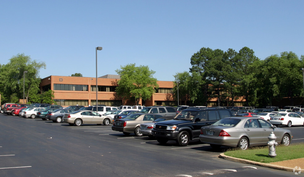 845 Crossover Ln, Memphis, TN for lease - Building Photo - Image 2 of 5