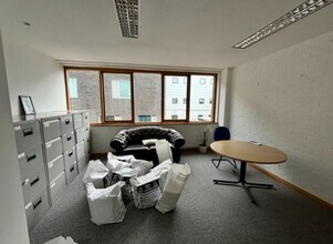 34 Middle St, Southsea for lease Interior Photo- Image 2 of 3