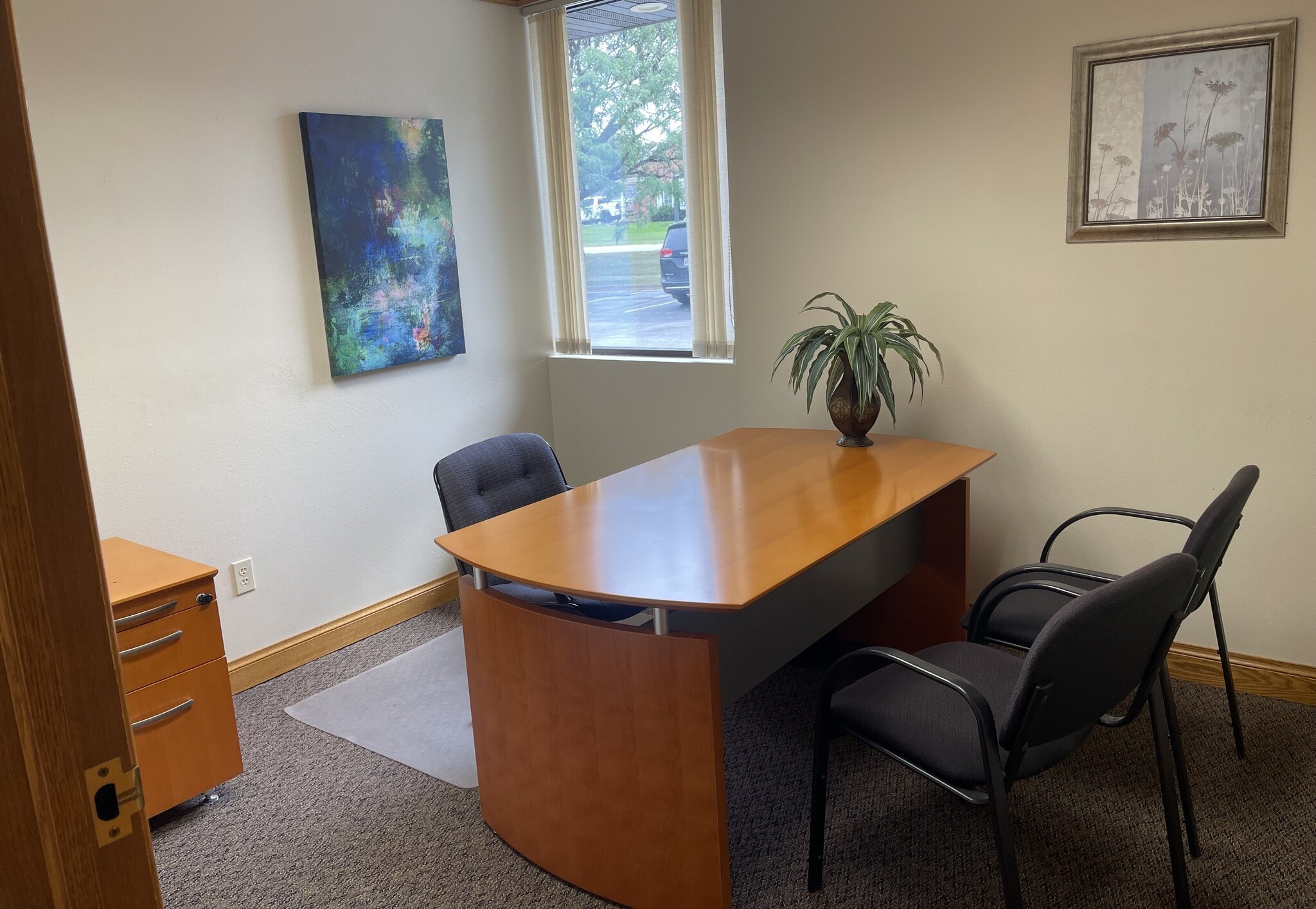 2300 Riverside Dr, Green Bay, WI for lease Interior Photo- Image 1 of 1