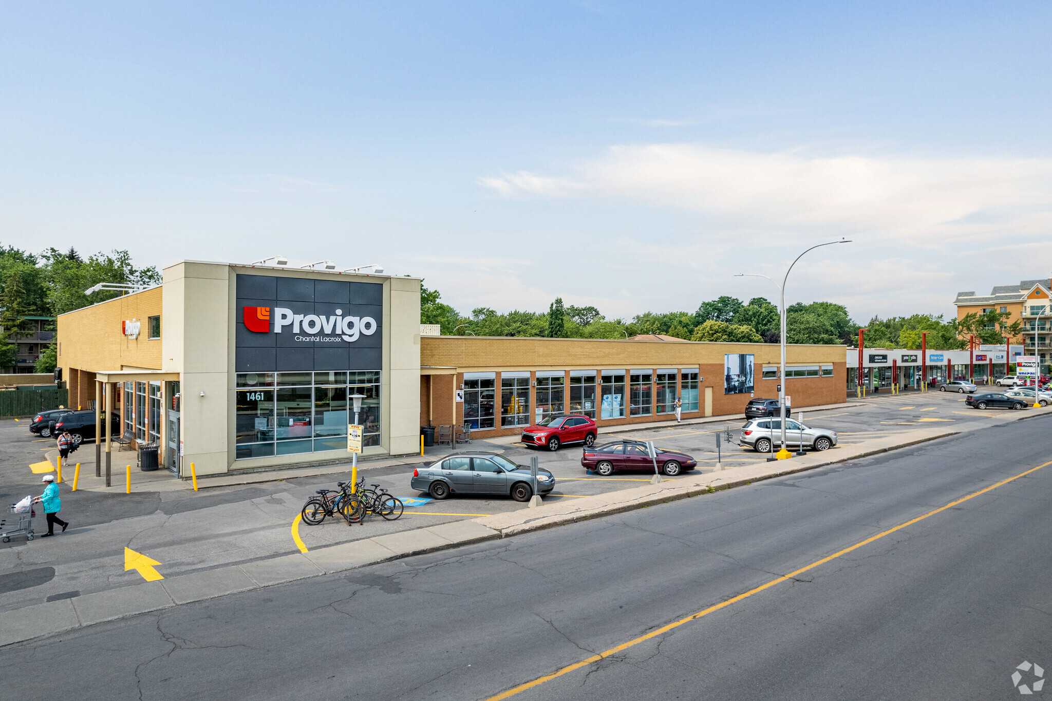 1445-1461 Av Victoria, St-Lambert, QC for sale Primary Photo- Image 1 of 1