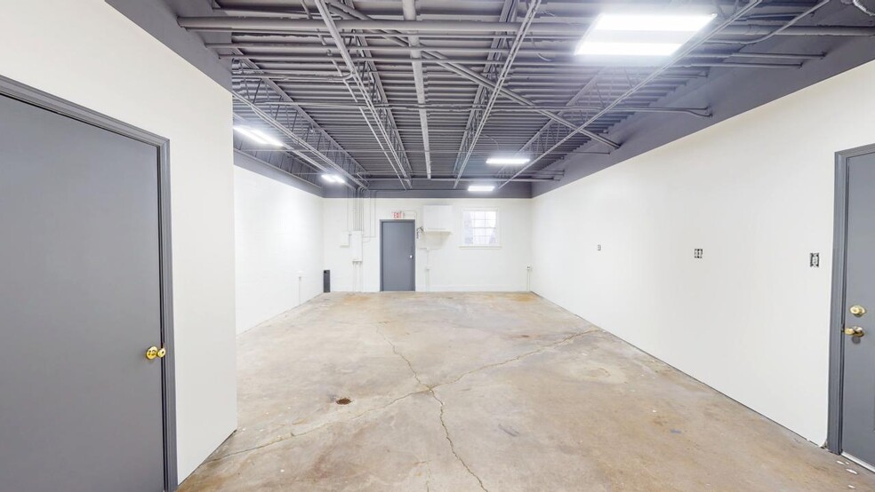 50 E Palatine Rd, Palatine, IL for lease - Building Photo - Image 2 of 21