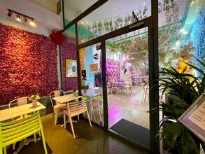 Retail in Barcelona, Barcelona for lease Interior Photo- Image 2 of 20