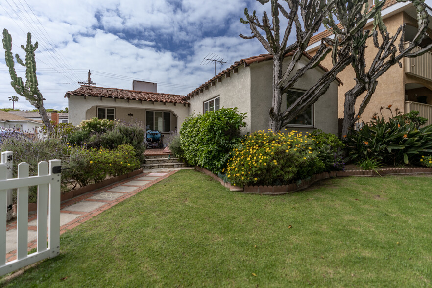 2211 Oak St, Santa Monica, CA for sale - Building Photo - Image 1 of 1