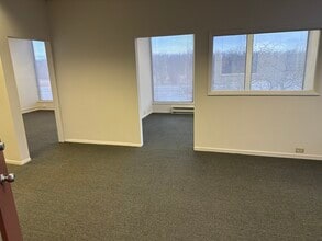 540-550 W Frontage Rd, Northfield, IL for lease Building Photo- Image 2 of 3