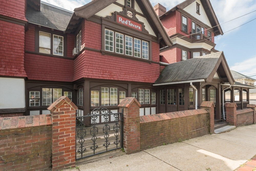 5 Pleasant St, Methuen, MA 01844