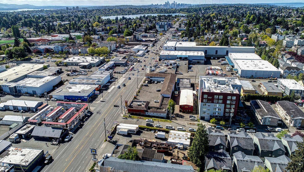 9607 Aurora Ave N, Seattle, WA for sale - Building Photo - Image 3 of 3