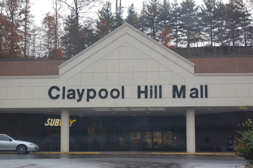 1051 Claypool Hill Mall Rd, Cedar Bluff, VA 24609