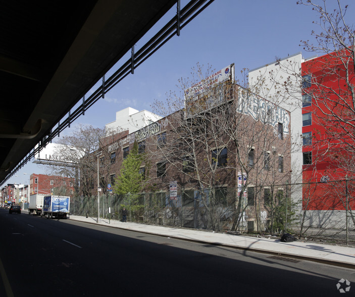 205 Park Ave, Brooklyn, NY for sale - Primary Photo - Image 1 of 1