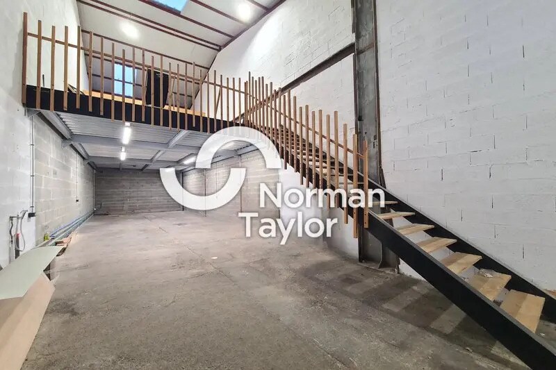 Vente Local d'activités 169 m² - Photo 1