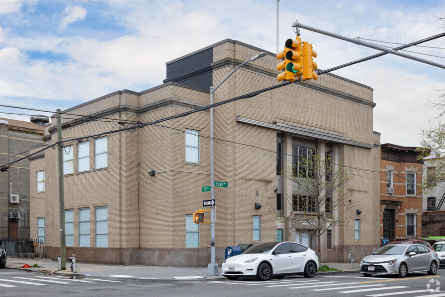 70-01 Forest Ave, Ridgewood, NY for sale - Primary Photo - Image 1 of 1